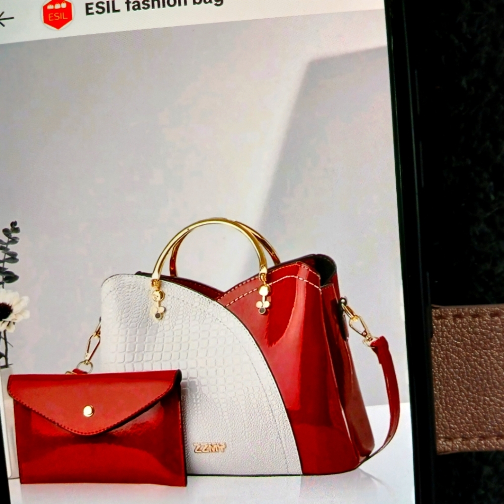 A red and white Shoulder handbag OS